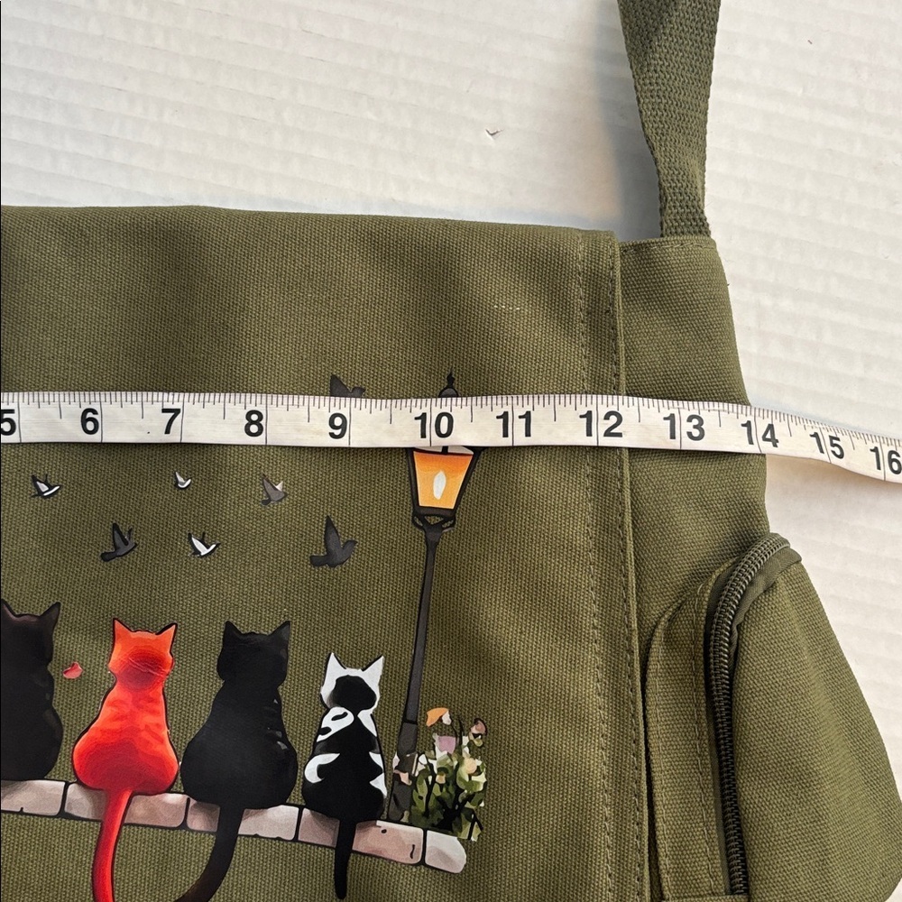 GREEN CANVAS MESSENGER BAG WITH CAT DETAIL ON FRONT FLAP 2 SNAP CLOSURES - Picture 11 of 15